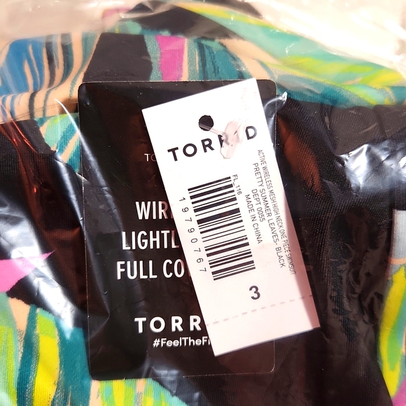 ❤️NWT VINTAGE TORRID TUMMY CONTROL - WIRELESS TROPICAL FLORAL PRINT - SWIMSUIT - Picture 11 of 15